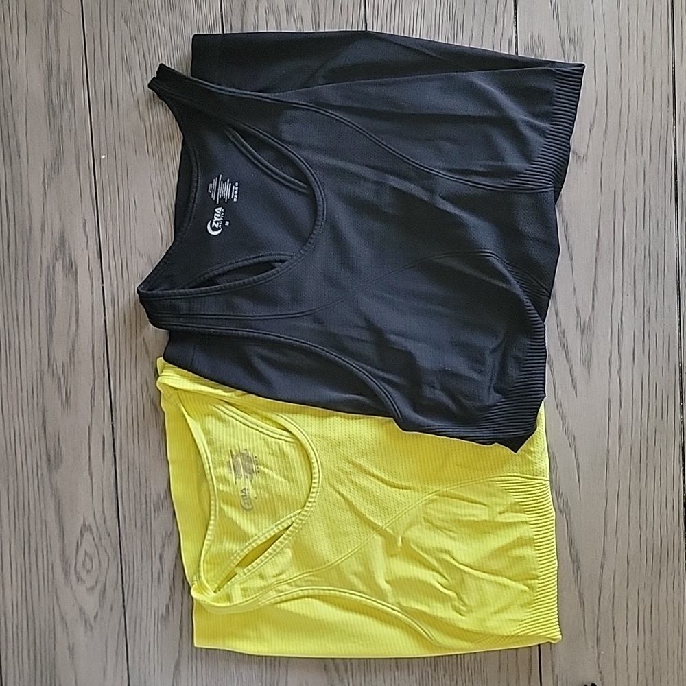 2 Zyia active tops